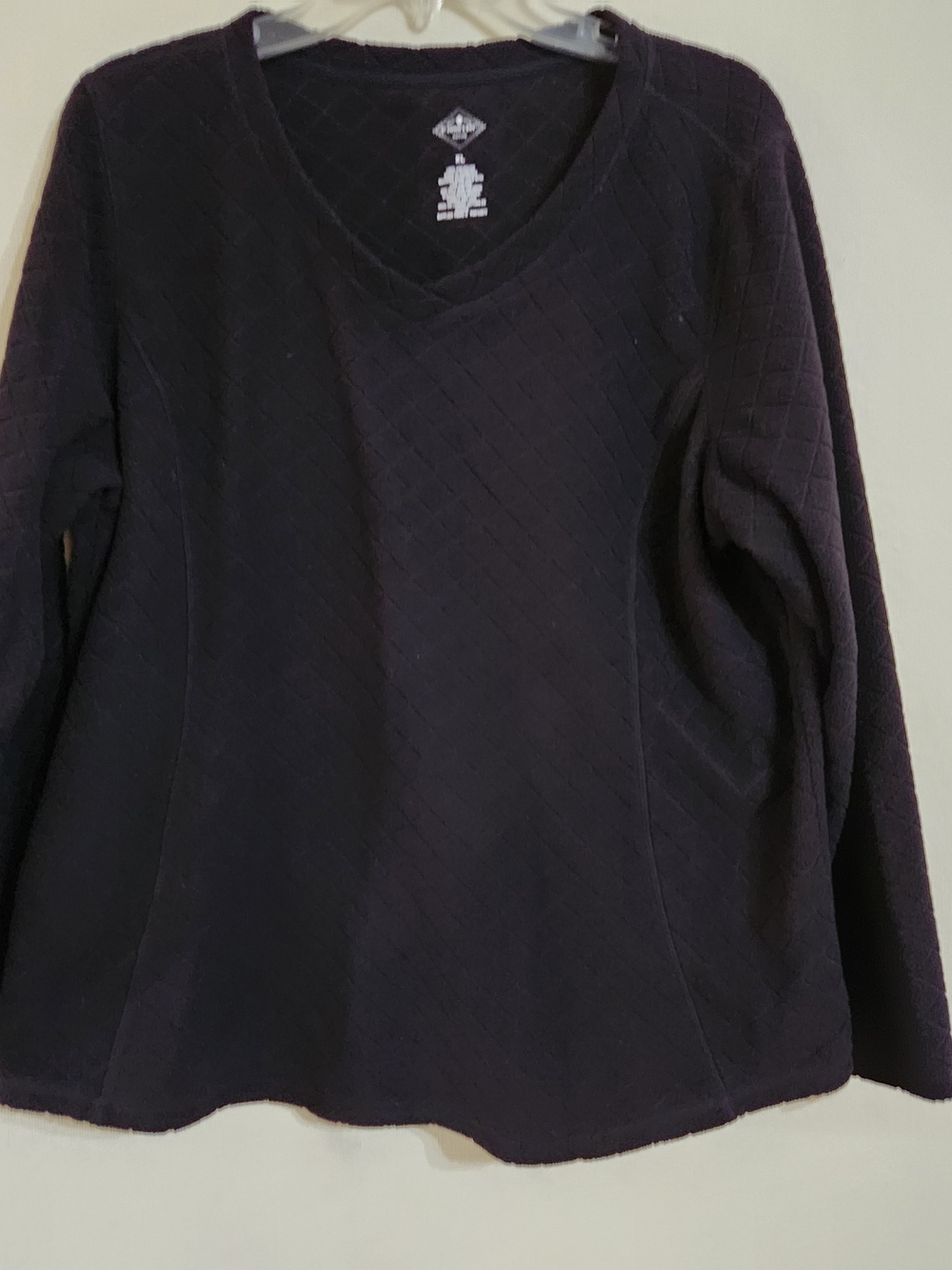 St. John's Bay Black Diamond-Quilt V-Neck Pullover